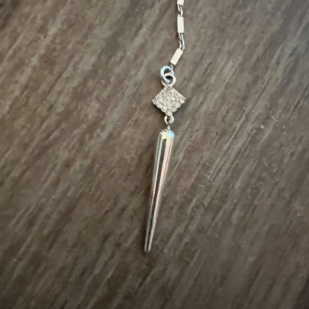 STELLA & DOT ADUSTABLE PENDENT NECKLACE